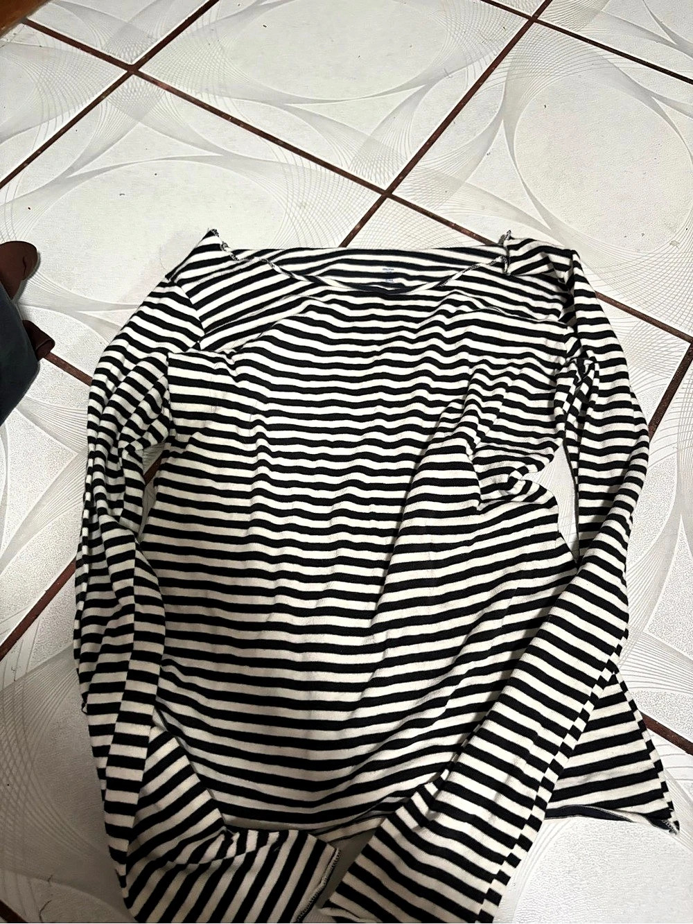 Gap Modern Stripe Long Sleeve Boatneck T-Shirt Women's Black & White